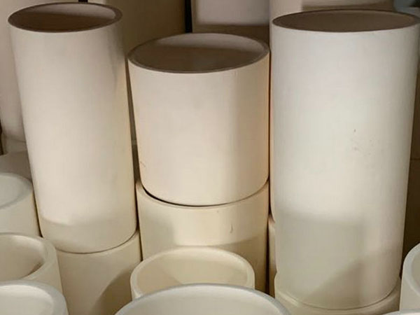 Quali sono le caratteristiche dei materiali ceramici ad alta temperatura